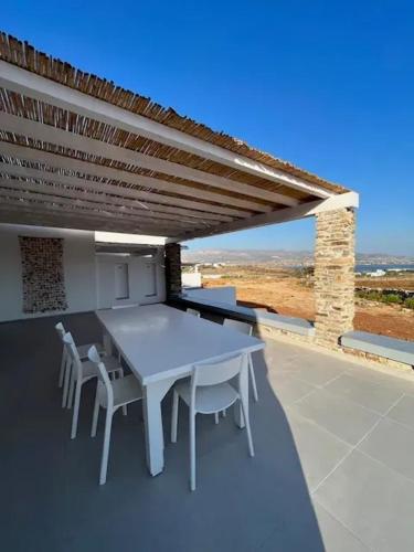 陽台/露台, Chic flat with terrace in Antiparos and sea view in 安蒂帕羅斯