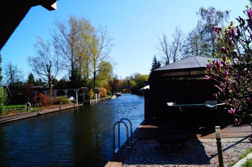 Ferienhäuschen direkt am Wasser inklusive 2 Boote, Berlino (foto 7)