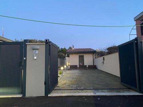Villino Ancillotto with garden and parking motorcycle space, Рим (фото 8)