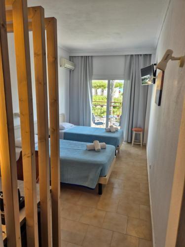 Morfeas Hotel - image 13