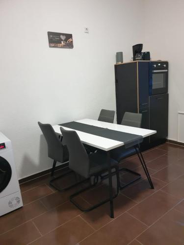 Rosen Appartements in นอยบรานเดนบวร์ก