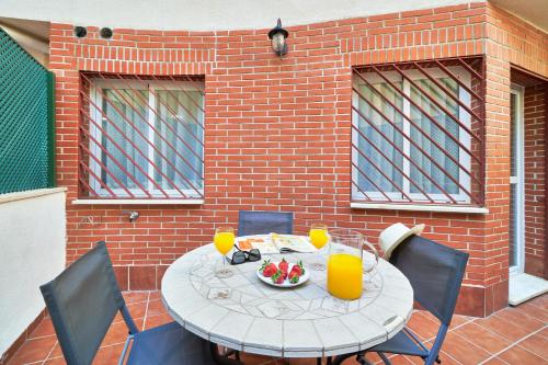 Modern City Centre Apartment w/ Terrace & Fast WIFI, Málaga (photo 9)