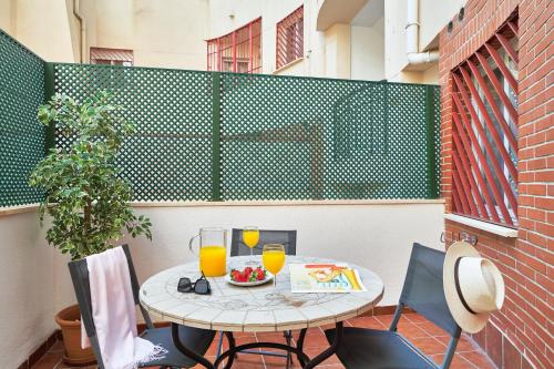 Modern City Centre Apartment w/ Terrace & Fast WIFI, Málaga (photo 10)