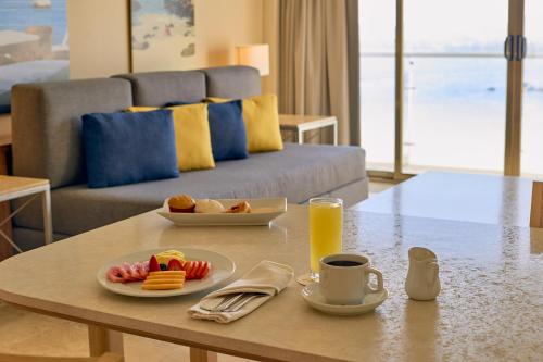 Villa Master Suite image 4