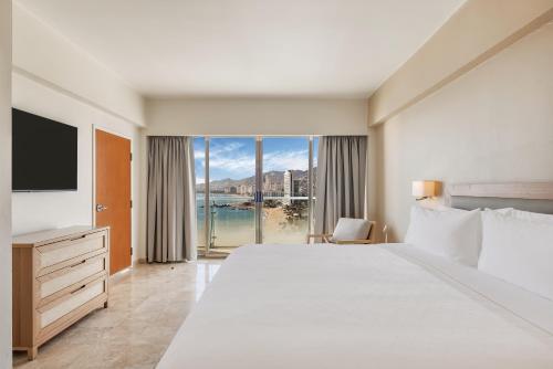 Villa Master Suite room in Fiesta Americana Acapulco Villas