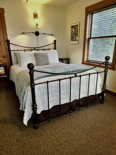 1 queen bed