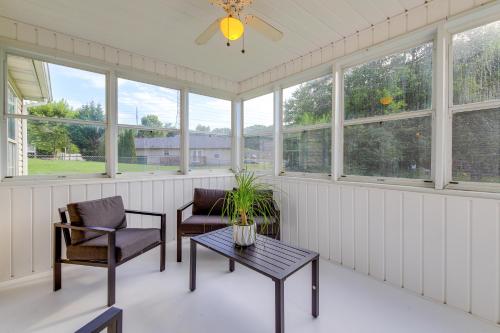 Knoxville Home with Sunroom about 9 Mi to Downtown! in Knoxville, USA