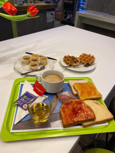 ibis Budget Caen Centre Gare - image 4