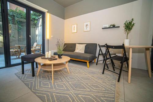 Apartment with Private Terrace Steps from Metro