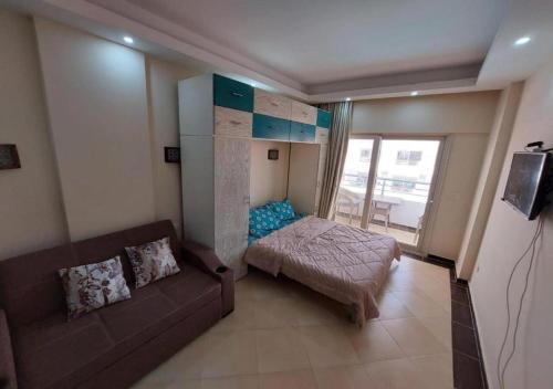 Létesítmények, 55 négyzetméteres, 1 hálószobás Apartman 1 fürdőszobával Sahl Hasheesh területén (Cecelia Beach Resort Furnished Chalet for Rent) in Hurghada vízparti része