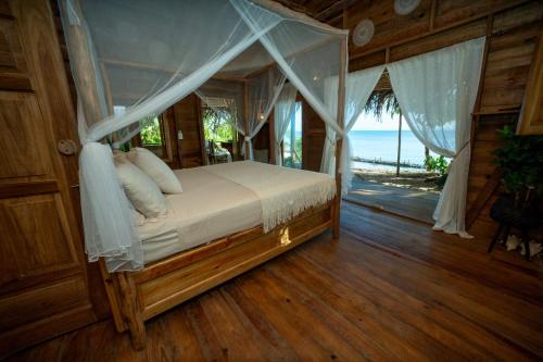 Beachfront House at La Vida Resort in Old Point
