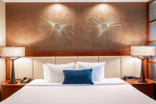 No Resort Fee Strip View Balcony+Free Valet+ Pool, Las Vegas (photo 11)