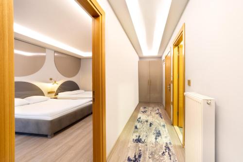 Family Time Suites Hotel - image 13