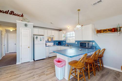 Ocean Charm, Topsail Beach (photo 9)