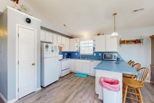 Ocean Charm, Topsail Beach (photo 10)