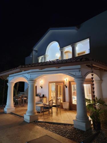 Balcony/terrace, Villa at Metro Country Club in Juan Dolio Town Center