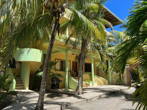 A szálláshely kívülről, Sea Eye Hotel - Tropical Building in Utila