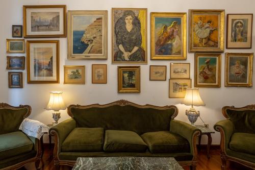 Plaka Vintage, Athens (photo 10)