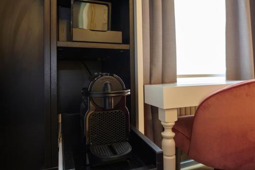 The Muse Amsterdam Hotel - Tap to explore photos