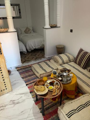 1 queen bed, 2 twin beds, 1 sofa bed