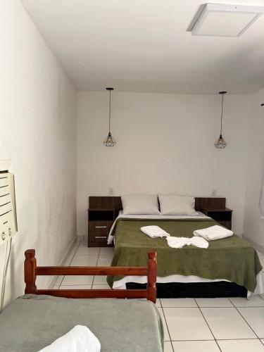 1 double bed, 1 twin bed