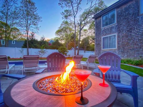 Overlook Poolside Getaway With Seasonal Pool Overlook Poolside Getaway With Seasonal Pool