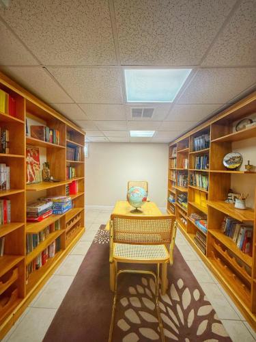 Overlook Poolside Getaway With Seasonal Pool Overlook Poolside Getaway With Seasonal Pool