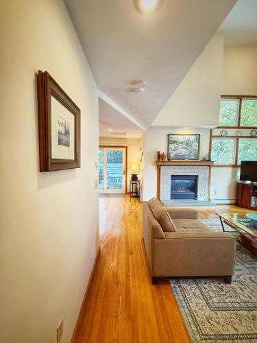 Overlook Poolside Getaway With Seasonal Pool Overlook Poolside Getaway With Seasonal Pool