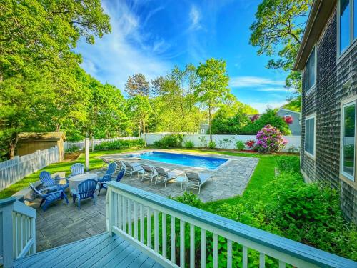 Overlook Poolside Getaway With Seasonal Pool Overlook Poolside Getaway With Seasonal Pool