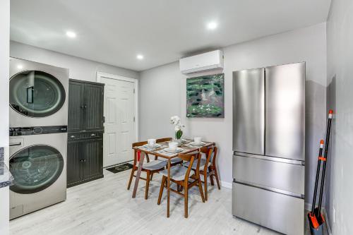 Entire Private Home 2BR 2BTH Quite Area with parking in ซอกัส (MA)