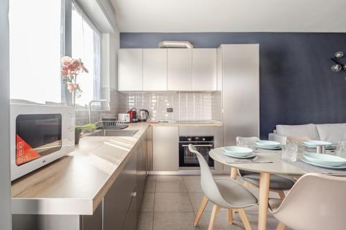 CITY CENTER - Modern flat with PARKING and WIFI - Apt A, Bergamo (Foto 4)
