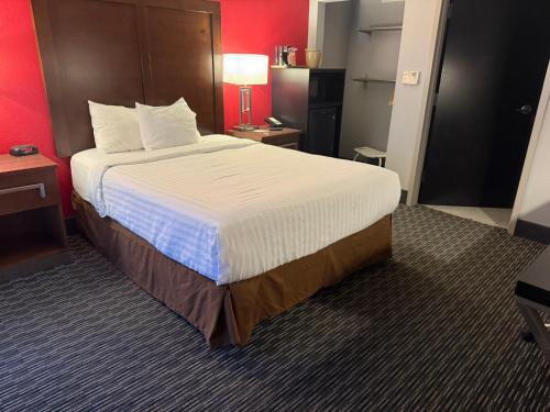 Clarion Inn - image 7