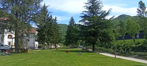 Tuvākā izklaides vieta, Apartamentos Rurales Balisa in Oronz