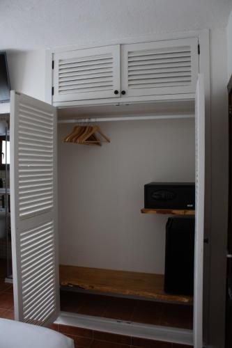 Hostal La Torre Ibiza Cap Negret - image 12