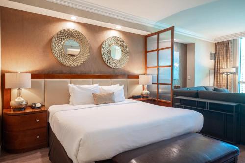 No Resort Fee Strip View Suite +Free Valet + Pool, Las Vegas (foto 8)