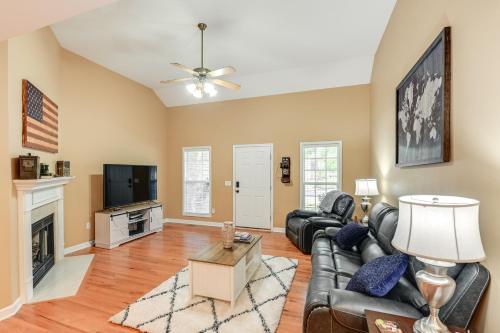 Cozy Hermitage Home with Deck 11 Mi to Nashville!