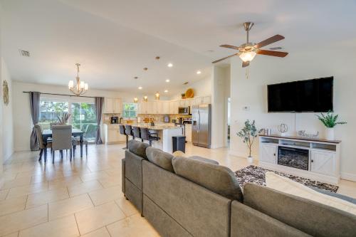 Near Golf Courses Cozy Home in North Port!