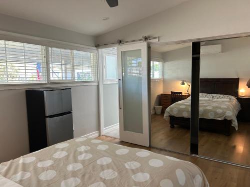 San Diego Homestay Master room in Serra Mesa