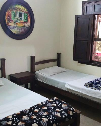 2 twin beds