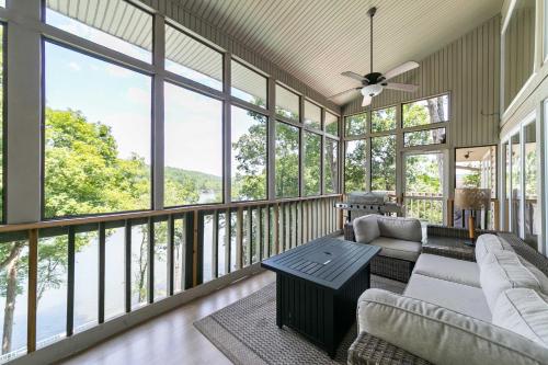 Screened-In Porch w/ Views: Hot Springs Getaway! in Rockport (AR)