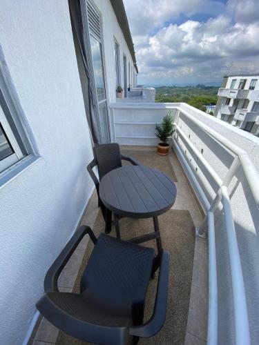 One-Bedroom Apartment image 4