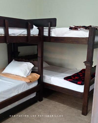1 twin bed, 2 bunk beds