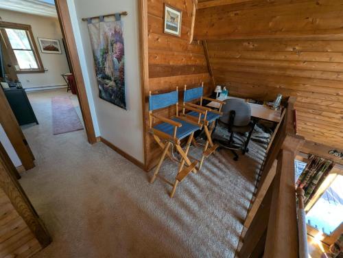 Rustic Retreat Escape in Candia, USA