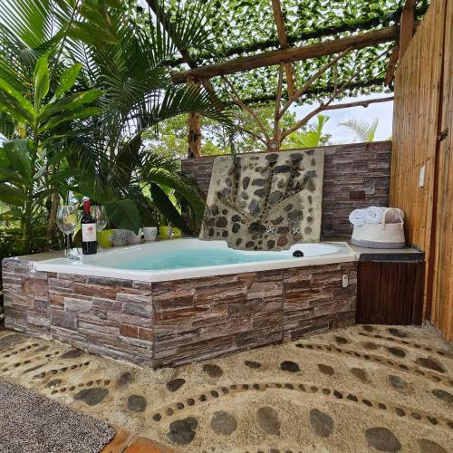 Love Glamping Dome in Guacimo
