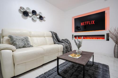 Stylish5 bed By Etihad and Coop live, Manchester