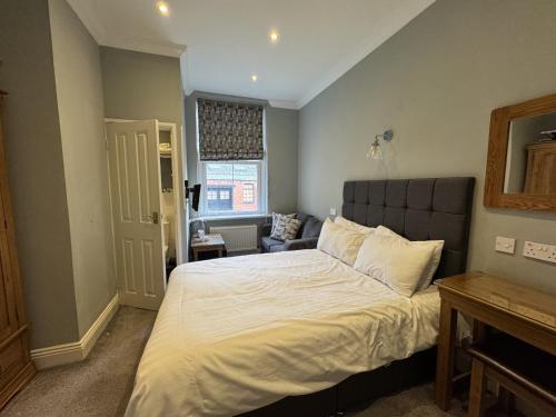 Standard Double Room image 1