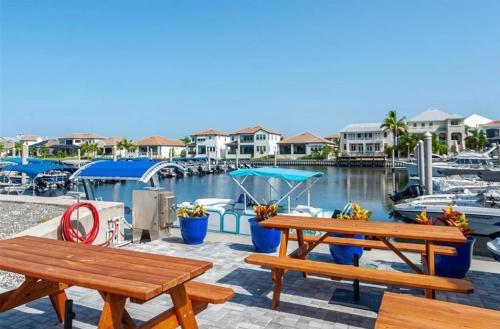 Little Harbor Resort #301 Tampa Bay FL Beach, Nautical Paradise in รัสกิน (FL)