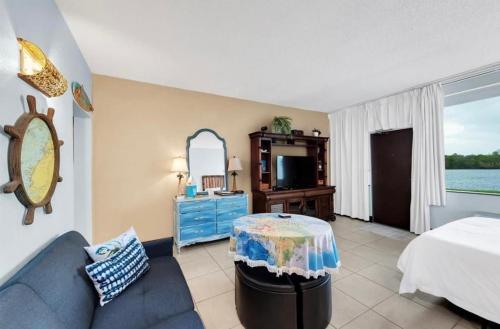 Little Harbor Resort #301 Tampa Bay FL Beach, Nautical Paradise in รัสกิน (FL)