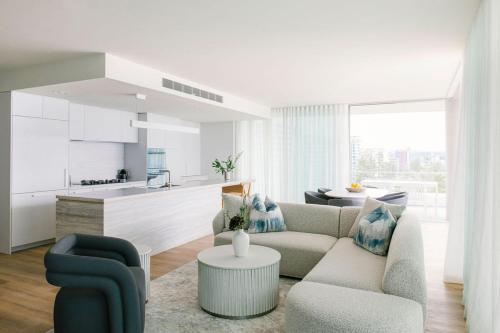 Kirra Point Holiday Apartments