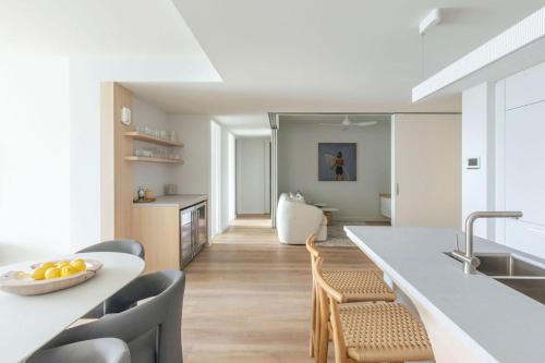 Kirra Point Holiday Apartments